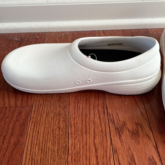 Crocs Clogs - Picture 2 of 4